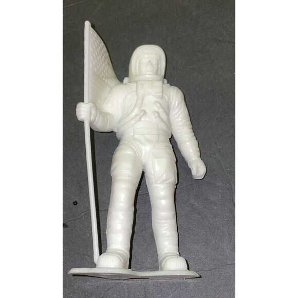 Vintage 1970s Louis Marx & Co. White Apollo Astronaut Figure MADE IN USA - Picture 2 of 6